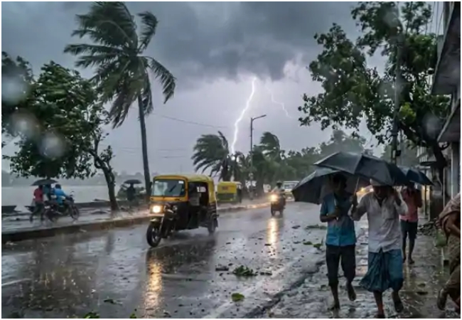 यूपी में मौसम का यू-टर्न, इन जिलों में मंगलवार से होगी बारिश, चलेंगी तेज हवाएं