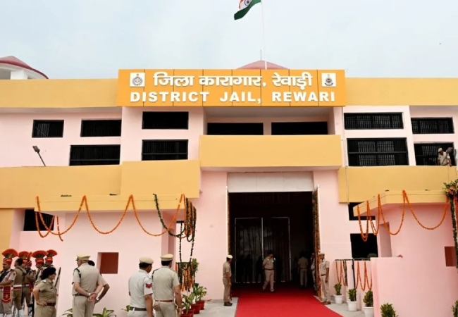 हरियाणा के रेवाड़ी हाईटेक जेल से फिल्मी अंदाज में फरार हुए 2 कैदी, सीढ़ी जोड़कर फांदी 25 फीट दीवार