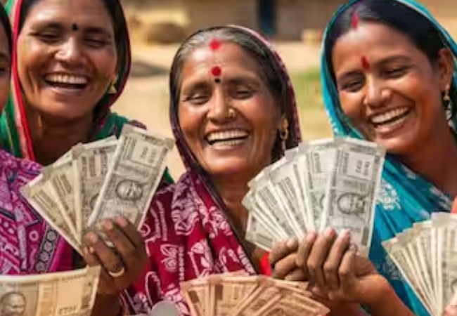 चुनाव से पहले ‘कैश ट्रांसफर’ का दांव, 5 राज्यों में महिलाओं पर 24,500 करोड़ का फोकस
