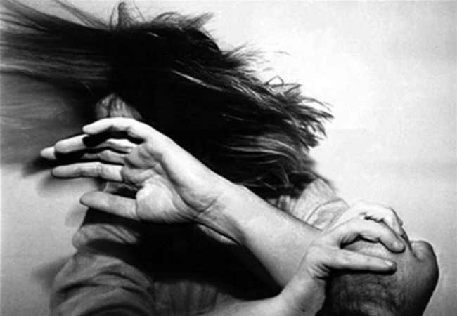 भदोही: पति के दो दोस्तों ने घर में घुसकर महिला का किया रेप