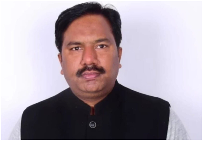 यूपी बोर्ड कॉपियों का मूल्यांकन ईद के बाद शुरू कराए सरकार : महेंद्र सिंह