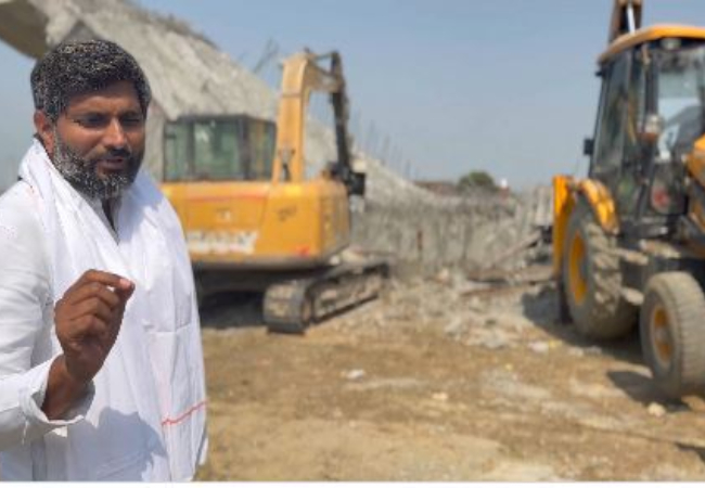 Video-अखिलेश यादव, बोले-भाजपा का रिकॉर्ड ब्रेकिंग भ्रष्टाचारी काम, 20 करोड़ का पुल 20 घंटे भी नहीं चला, सरकार बताए जवाबदेही किसकी ?