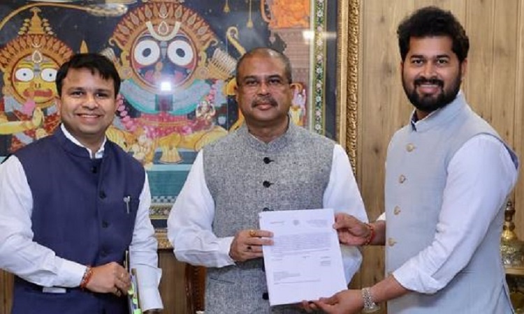 BJP नेता विवेक मौर्य की पहल लाई रंग: अंबेडकरनगर में बनेगा केंद्रीय विद्यालय, केंद्रीय शिक्षा मंत्री ने दिया आश्वासन ​