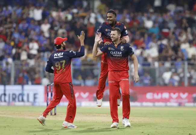 IPL 2026 से ठीक पहले RCB को लग सकता है बड़ा झटका, इस स्टार तेज गेंदबाज को नहीं मिली NOC