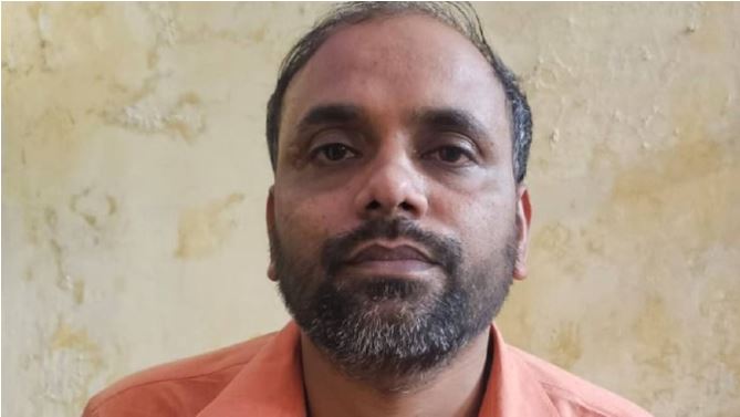 Lucknow News : 1090 चौराहे पर बाबा साहब और बीएसपी के पोस्टर ब्लेड से फाड़े, आरोपी को पुलिस ने किया गिरफ्तार