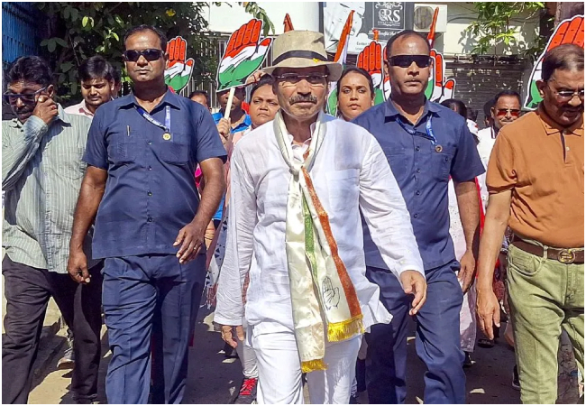 Video-कांग्रेस उम्मीदवार अधीर रंजन चौधरी TMC की शिकायत लेकर पहुंचे चुनाव आयोग, हमले का लगाया आरोप