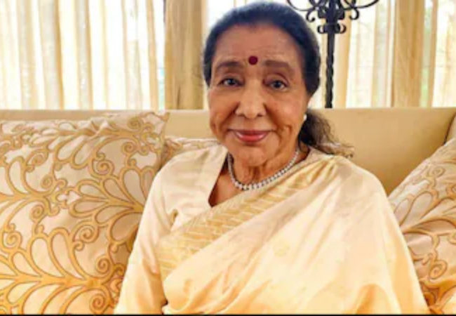 मशहूर गायिका आशा भोसले का 92 साल की उम्र में निधन, बॉलीवुड में शोक की लहर