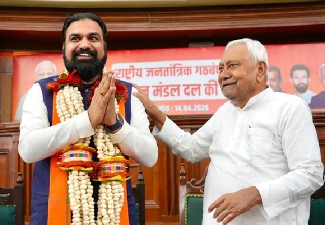 सम्राट चौधरी के आज मुख्यमंत्री नीतीश कुमार को गद्दी से उतारने की अपनी प्रतिज्ञा पूर्ण करने पर बधाई : तेजस्वी यादव