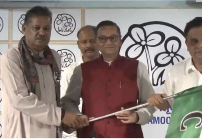 बंगाल में टीएमसी ने किया बड़ा सियासी उलटफेर, नेताजी के प्रपौत्र को पार्टी की दिलाई सदस्यता, चंद्र कुमार बोस ने भाजपा को बताया 'ऐतिहासिक गलती'