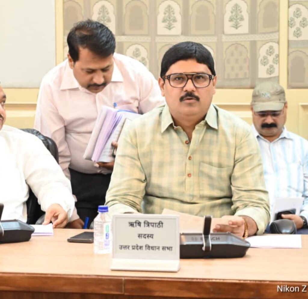 नौतनवा के मंदिरों पर बड़ा फोकस: लखनऊ में गरजे विधायक ऋषि त्रिपाठी, प्राक्कलन समिति में रखा विकास का मास्टर प्लान