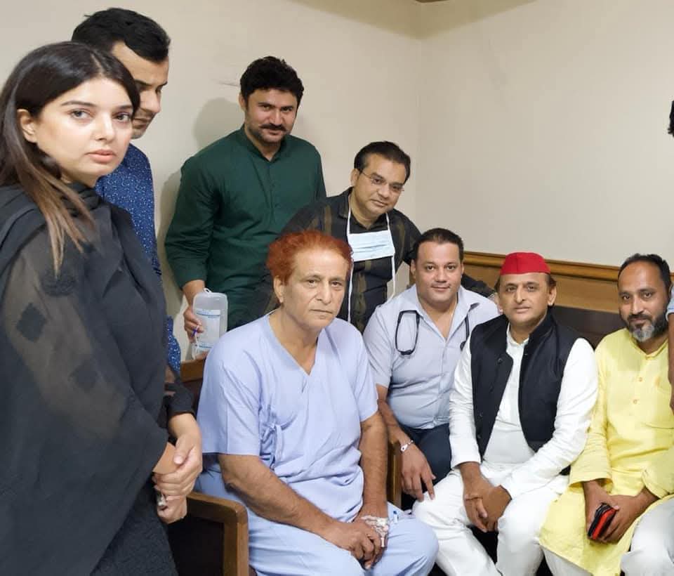 मुरादाबाद नगर विधानसभा में सपा नेता आजम खान की मुंह बोली हिन्दू ब्राह्मण बेटी की एंट्री, राजनीति गलियारों में हलचल