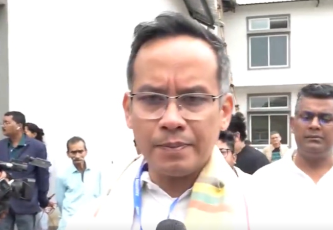 गौरव गोगोई ने जोरहाट में डाला वोट, बोले- हमें भरोसा है कि हम असम के आदर्शों और लोकतांत्रिक मूल्यों को सुरक्षित रख पाएंगे