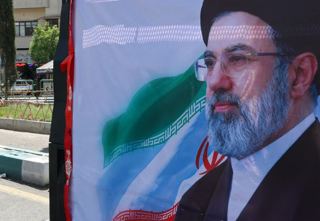 ईरान के सुप्रीम लीडर मोजतबा खामेनेई को मार गया है लकवा, इस शहर में चल रहा है इलाज, रिपोर्ट में बड़ा दावा