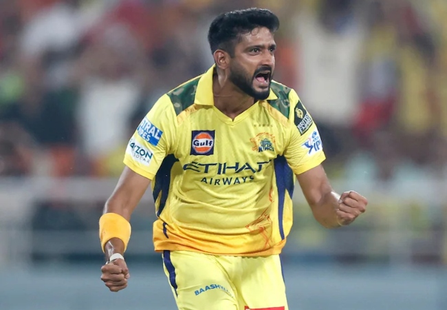 CSK को लगा जोरदार झटका, खलील अहमद पूरे आईपीएल सीजन के लिए बाहर