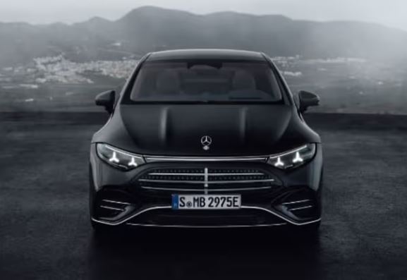 Mercedes-Benz High-Tech Features :  मर्सिडीज बेंज की नयी गाड़ी मिलेंगे हाईटेक फीचर्स , जानें बैटरी और रेंज