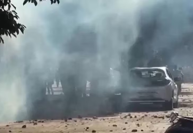 Noida Workers Protest : नोएडा सेक्टर 59-60 और 62 की फैक्ट्रियों में काम ठप, कर्मचारियों का प्रोटेस्ट उग्र, DGP राजीव कृष्णा, बोले-हिंसा भड़काने वाले दोषी को बख्शा नहीं जाएगा