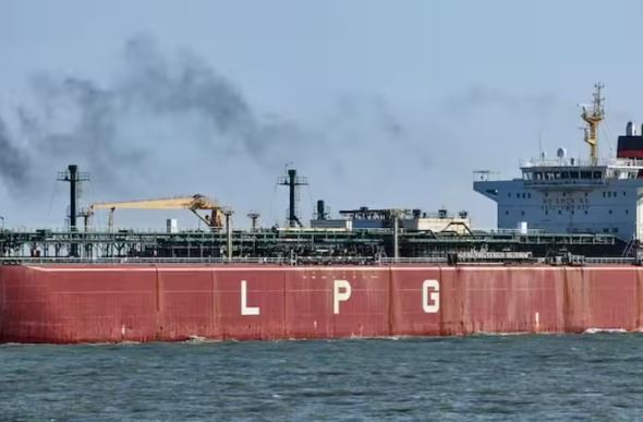 Strait of Hormuz : होर्मुज पहुंचे भारतीय टैंकरों ने लिया यू-टर्न, समुद्री मार्ग की सुरक्षा पर सवाल खड़े हो गए