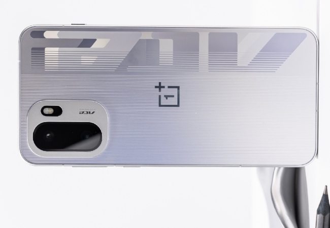 बड़ी बैटरी और पावरफुल प्रोसेसर के साथ OnePlus Ace 6 Ultra जल्द हो सकता है लॉन्च, फीचर्स आए सामने