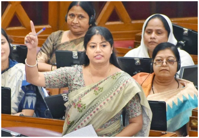 UP Assembly Special Session : पल्लवी पटेल ने योगी सरकार को घेरा, बोलीं-महिला आरक्षण पर भाजपा की नीति और नियत दोनों है गड़बड़