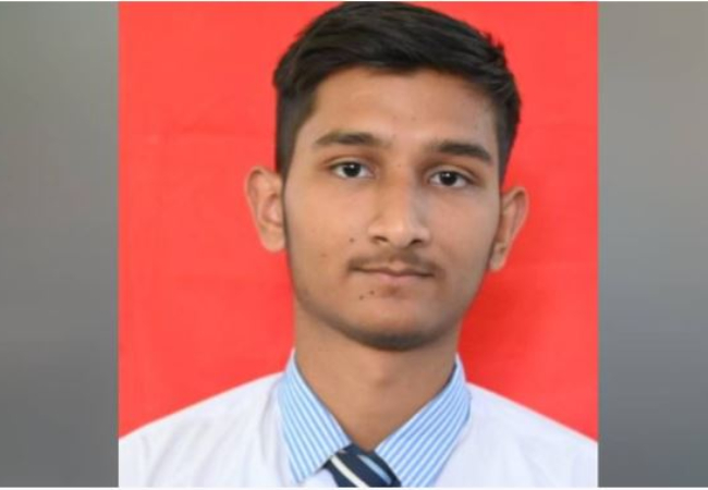 CISCE Board Result 2026 : प्रखर सिंह 12वीं में 99.25 फीसदी अंक हासिल कर लखनऊ शहर का बढ़ाया मान