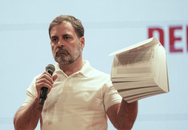 केरलम पहुंचा आरोपों का सिलसिला, कांग्रेस ने दागे सीएम विजयन पर 10 आरोप, भाजपा से समझौते के भी बात उठी!