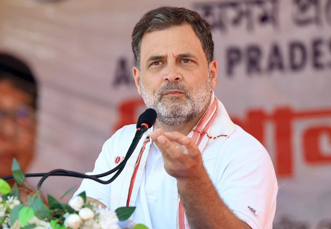 श्रमिकों का राहुल गांधी ने किया समर्थन, बोले-तनख्वाह बढ़ने तक ये बेलगाम महंगाई ज़िंदगी का गला घोंट देती है, यही है विकसित भारत का सच