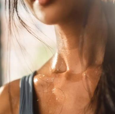 Sweating in the summer : उफ! ये पसीना , न करें नजरअंदाज , हो सकती है गंभीर समस्या
