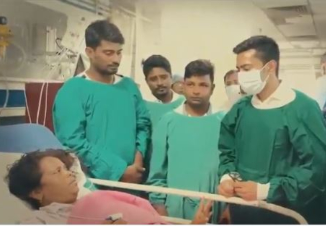 TMC सांसद मिताली बाग व ड्राइवर घायल, TMC बोली- अमित शाह की धमकी के बाद भाजपा कार्यकर्ताओं ने किया हमला, अभिषेक बनर्जी पहुंचे अस्पताल