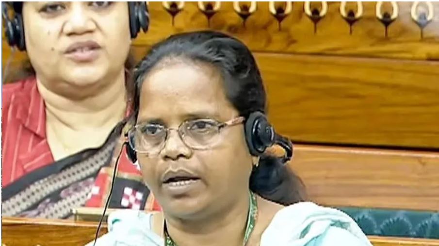 TMC सांसद मिताली बाग की कार पर हमला, भाजपा समर्थकों पर लाठियों से हमले का आरोप, सांसद और ड्राइवर घायल