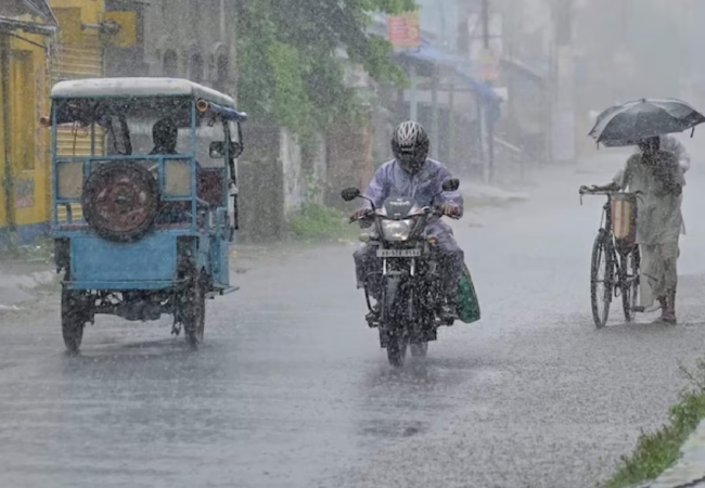UP Rain Alert : भीषण गर्मी से मिलेगी राहत, यूपी में आंधी और गरज के साथ बारिश की चेतावनी