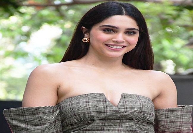 अभिनेत्री शर्वरी का सपना हुआ सच, फिल्ममेकर बड़जात्या ने दिया खास तोहफा