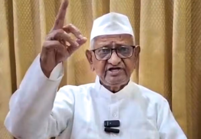 AAP के 7 राज्यसभा सांसदों के इस्तीफे से मचा भूचाल, अन्ना हजारे बोले- राघव चड्ढा और अन्य नेताओं को जरूर कोई परेशानी हुई होगी