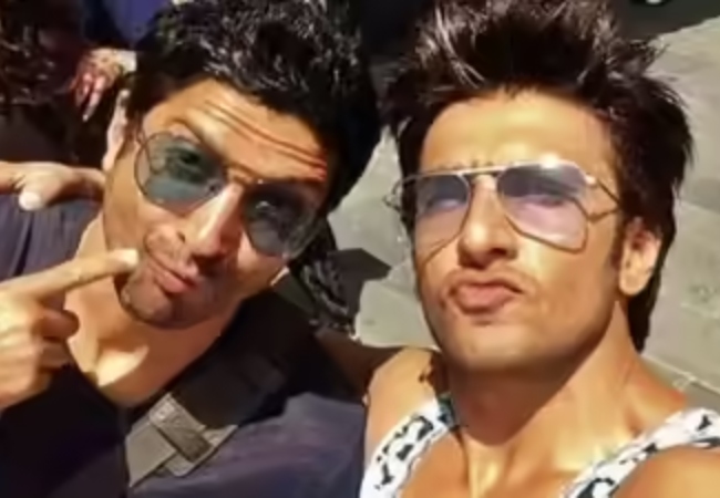 फरहान अख्तर को रणवीर सिंह ने लैटायें 10 करोड़, क्या फिर दिखेगा पुराना ‘डॉन’!