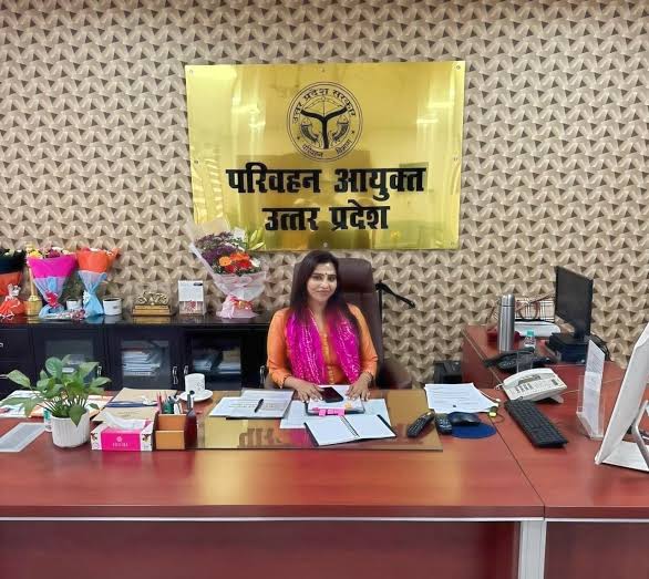 परिवहन आयुक्त किंजल सिंह के तबादले से प्रशासनिक हलकों में चर्चा तेज, आशुतोष निरंजन को सौंपी गई जिम्मेदारी