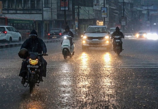 डबल वेस्टर्न डिस्टर्बेंस का असर! यूपी-Delhi समेत कई राज्यों में बारिश, आंधी और ओलावृष्टि का अलर्ट