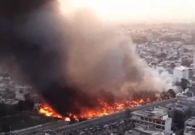 लखनऊ अग्निकांड: 8 घंटे जद्दोजहद के बाद बुझी आग, मलबे से दो बच्चों के शव मिले