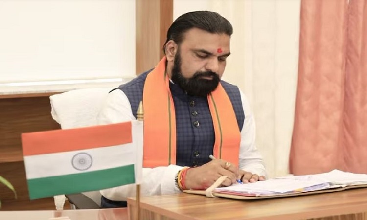 बिहार में जल्द होगा मं​त्रिमंडल विस्तार: दिल्ली पहुंचे सीएम सम्राट चौधरी, पीएम मोदी से करेंगे मुलाकात