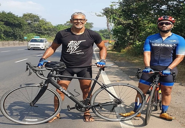 अभिनेता और फिटनेस आइकन मिलिंद सोमन फिट इंडिया ऑन साइकिल इवेंट में हुए शामिल