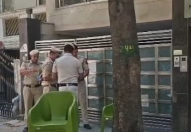 दिल्ली: IRS अफसर की बेटी की घर में दुष्कर्म के बाद हत्या, पूर्व घरेलू नौकर पर शक