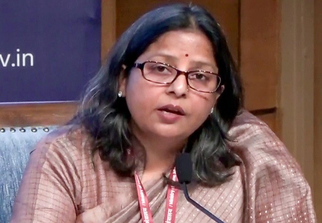 पेट्रोल पंपों पर है भरपूर मात्रा में तेल, भारत में नहीं है LPG की कमी- संयुक्त सचिव सुजाता शर्मा