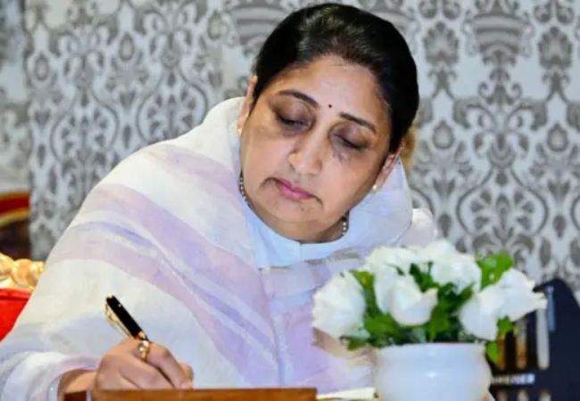 बारामती उपचुनाव: सुनेत्रा पवार का निर्विरोध जीतना लगभग तय, कांग्रेस ने अजीत पवार के ‘सम्मान’ में पीछे खींचे कदम