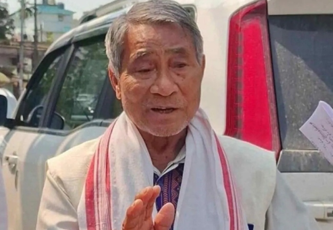 वोटिंग के बीच असम में कांग्रेस को बड़ा झटका, उम्मीदवार सुरेन दायमारी ने पार्टी छोड़ नाम वापस ले लिया