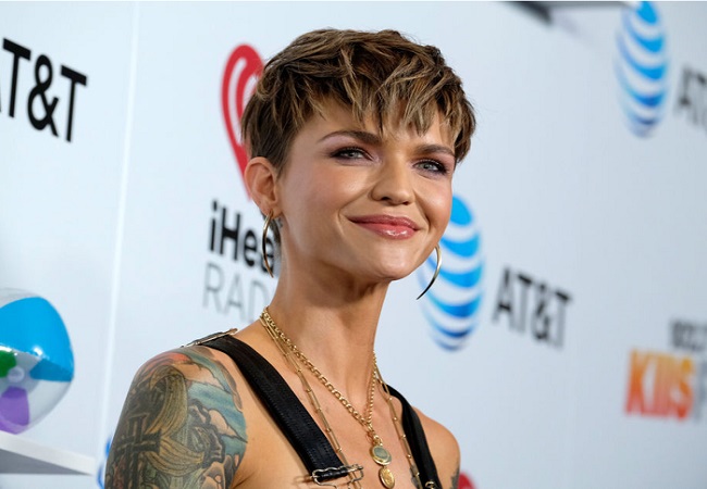 अभिनेत्री ने साल बाद किया खुलासा, कहा- उल्टी करने तक मेरे चेहरे पर अपना गुप्तांग रगड़ती रही