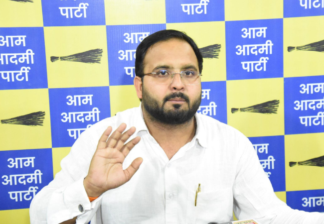 NEET के बाद SSC GD का पेपर लीक, आप बोली- हर साल 2 करोड़ रोजगार देने का वादा वाली भाजपा ने युवाओं का भविष्य अंधकार में धकेला