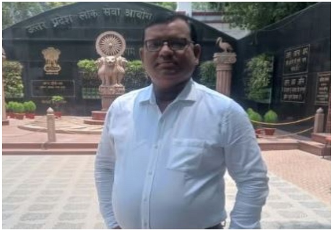 स्टेट नेशनल होम्योपैथिक मेडिक​ल कॉलेज व हॉस्पिटल गोमती नगर के चिकित्सक डॉ. जितेंद्र कुमार एसोसिएट प्रोफेसर पद पर पदोन्नत