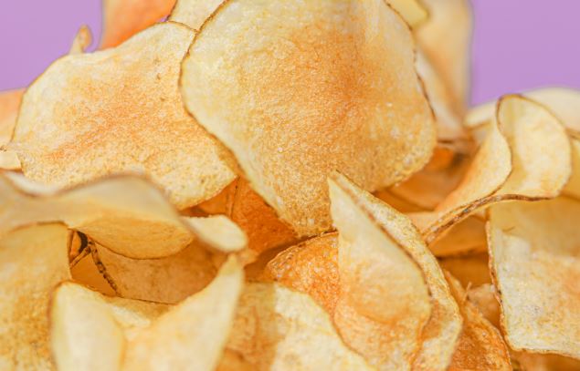 Chips Side Effects :  ज्यादा चिप्स खाना आपकी सेहत पर पड़ सकता है भारी , जानें कारण