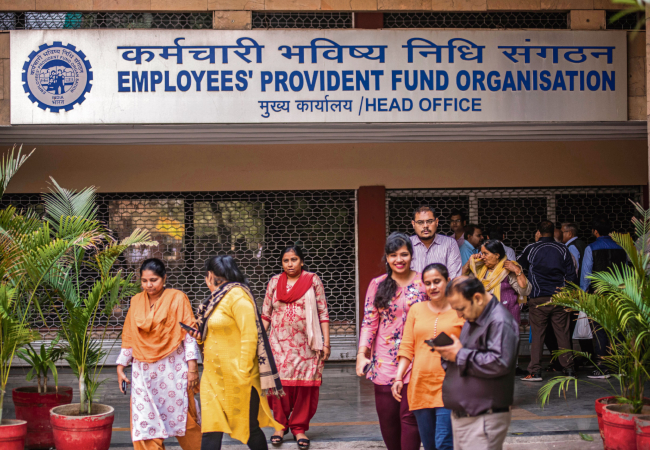 EPFO Update : क्या आपको भी पीएफ बैलेंस चेक करने में आ रही है दिक्कत? जानें क्या है ईपीएफओ का नया लेजर माइग्रेशन सिस्टम