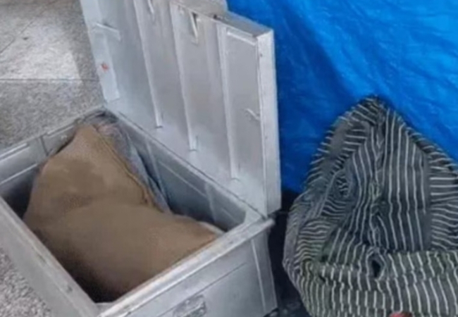 लखनऊ गोमती नगर रेलवे स्टेशन पर युवती का सिरकटा शव मिला,पॉलीथीन में पैक थे हाथ-पैर, बक्से के अंदर धड़ देखते ही कांप गई पुलिस