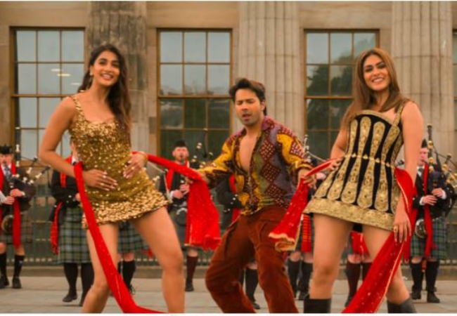 विवादों के बीच ‘है जवानी तो इश्क होना है’ का गाना‘चुनरी चुनरी’ गाना रिलीज, यूजर्स को याद आए सलमान खान