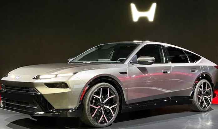 Honda New Hybrid Sedan Prototype :  होंडा नई हाइब्रिड सेडान प्रोटोटाइप का पहला लुक आया सामने, जानें फीचर्स और डिज़ाइन